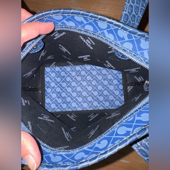 Gheradini leather handbag in like new condition - Picture 3 of 11